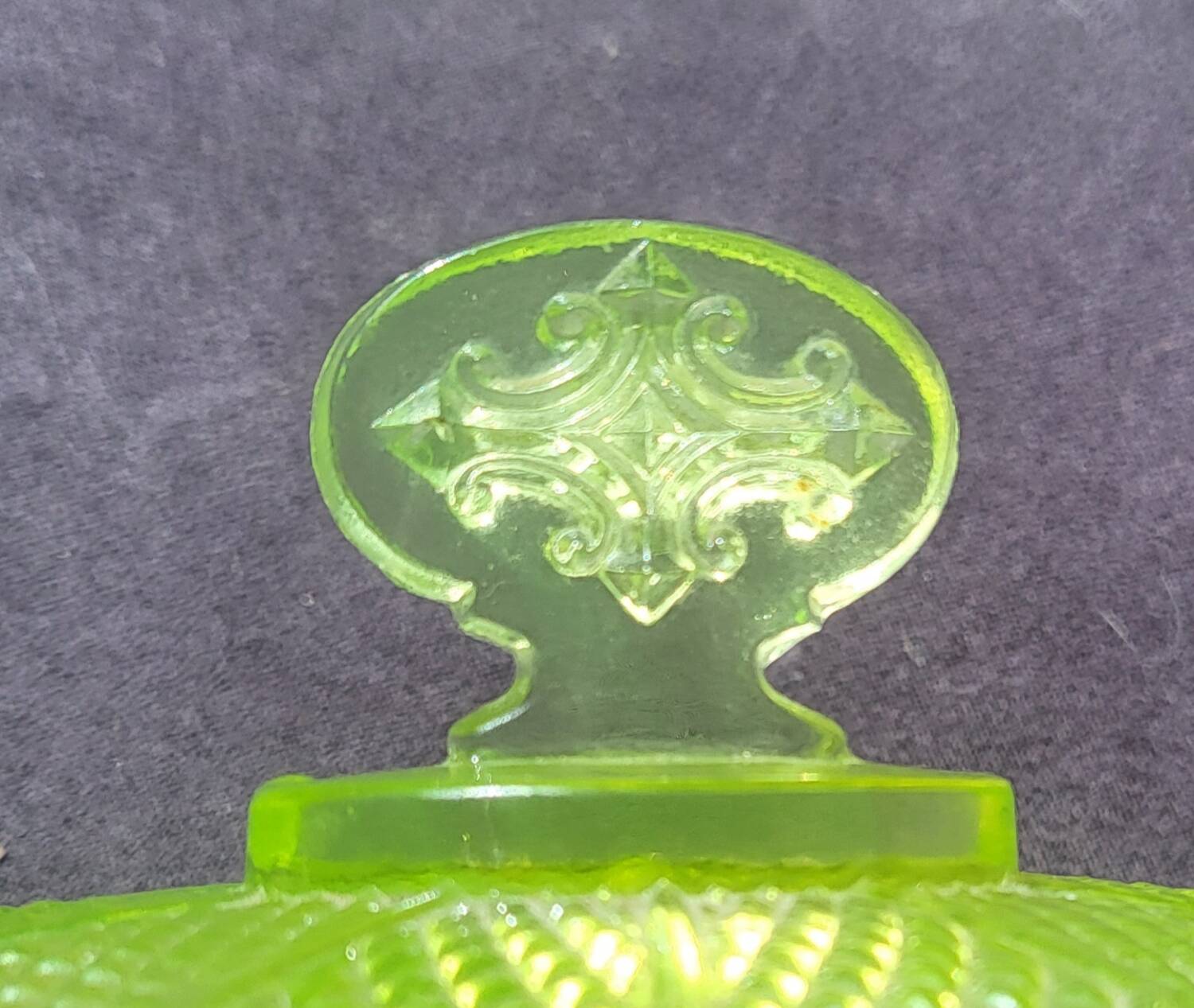 “Neo Gothic” butter dish in uraline