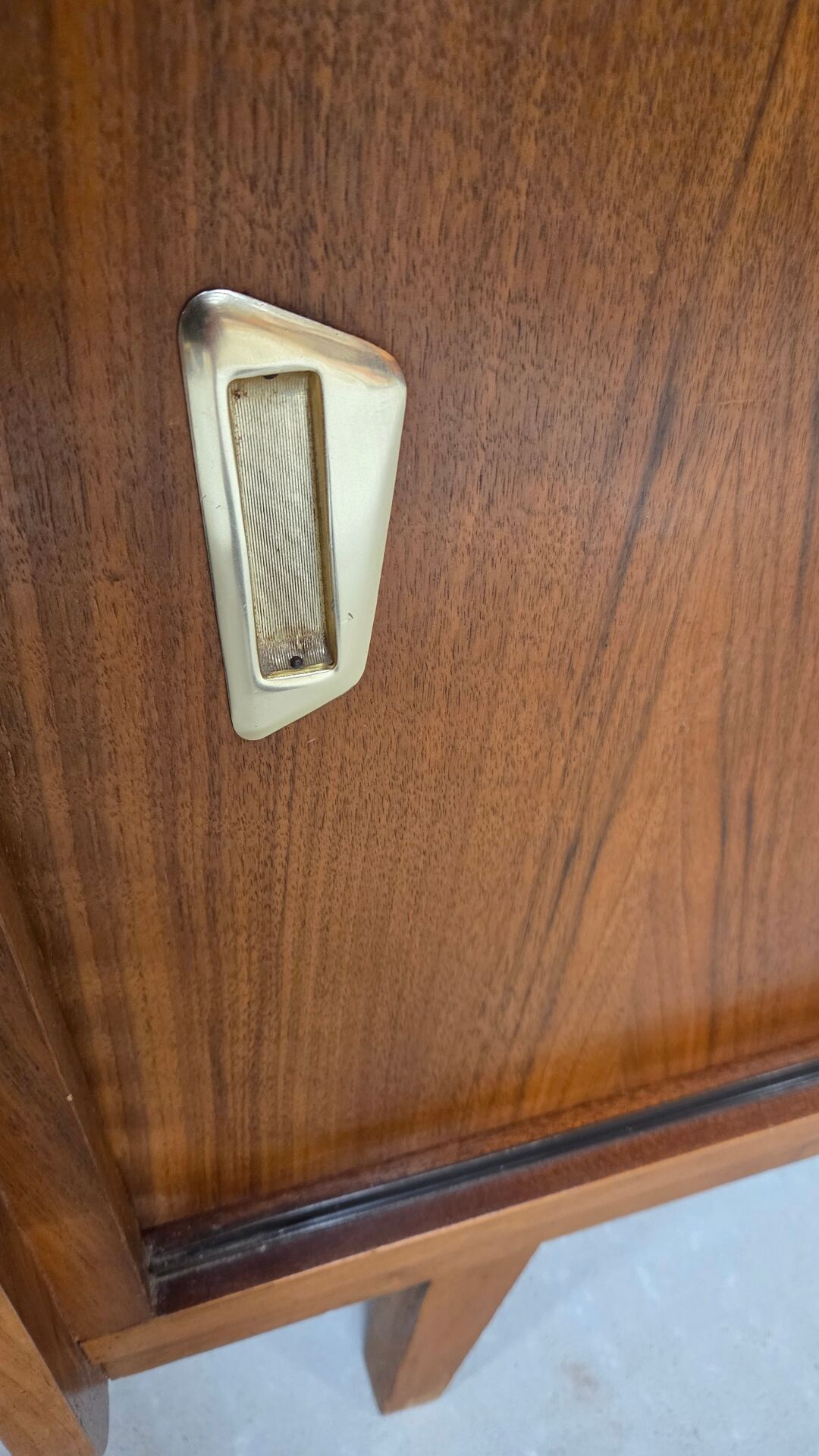 Lowboard enfilade with sliding doors, 1970s vintage.