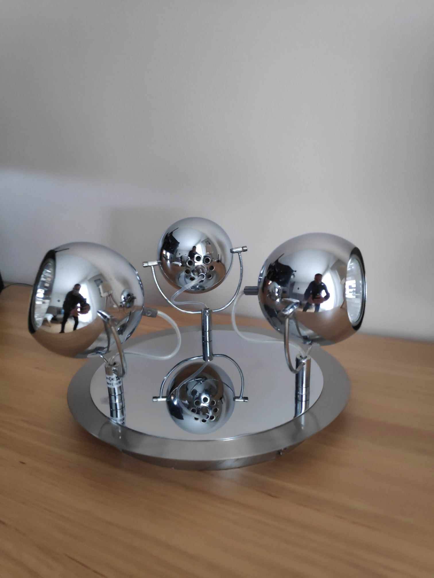 Plafonnier chromé style eyeball
