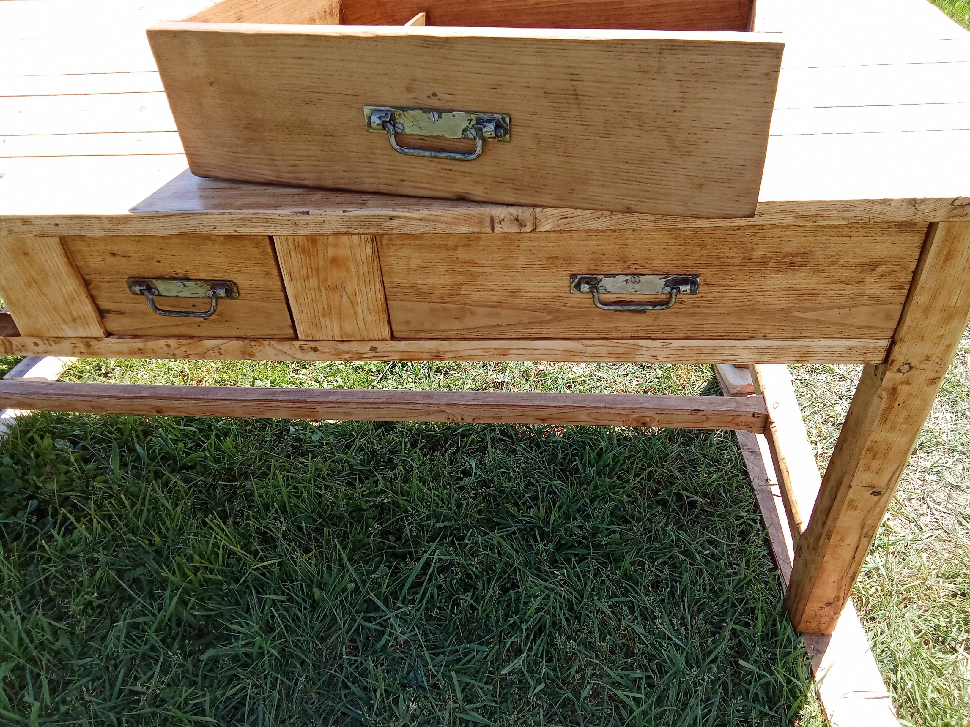 VERY OLD AUVERGNE FARM TABLE IN SOLID WOOD / 3 LARGE DRAWERS
