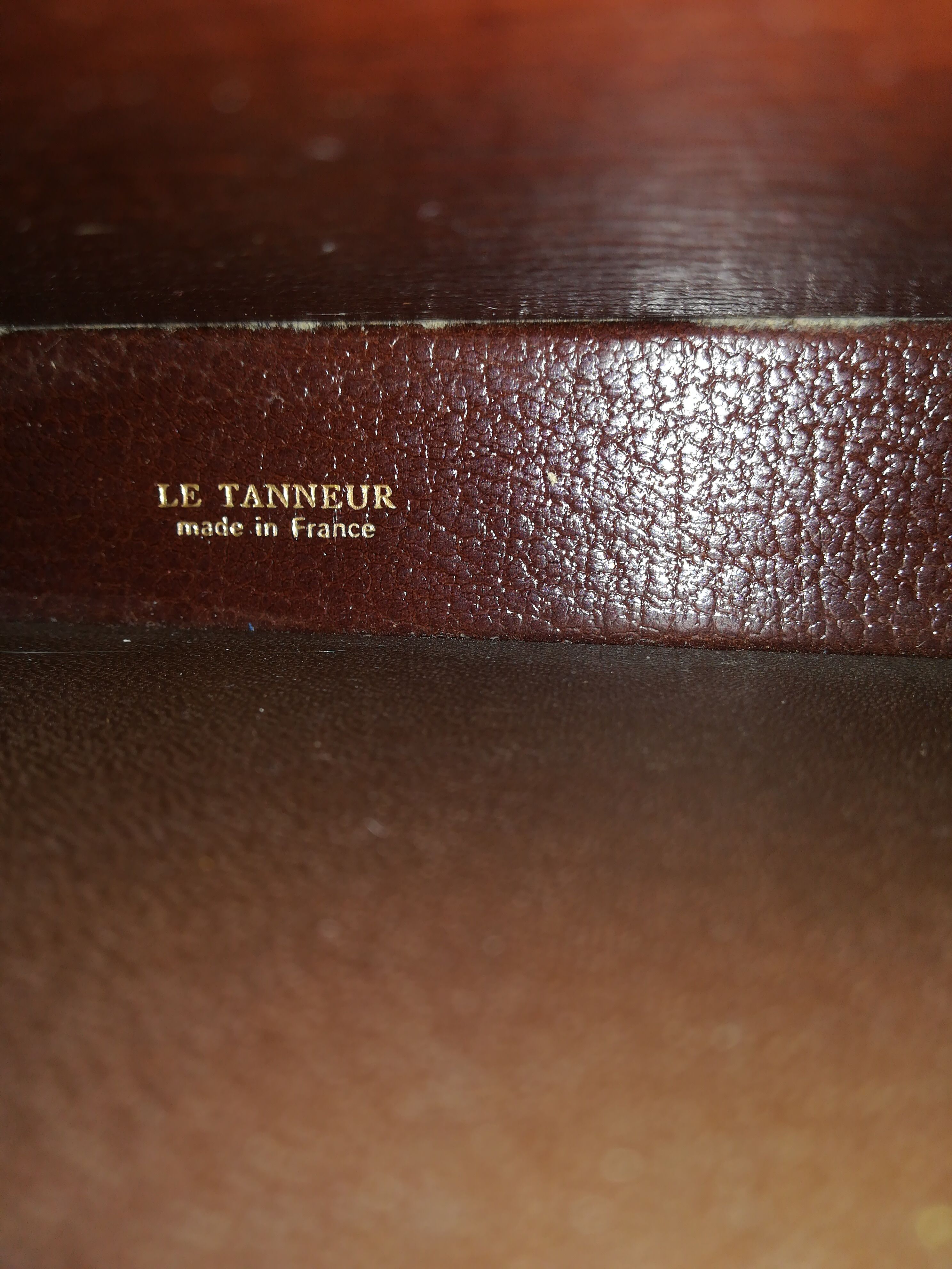 Door mail leather le tanneur