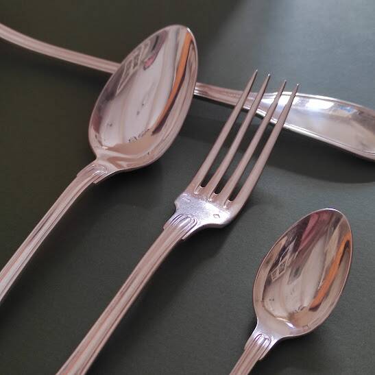 Ménagère de 37 couverts modèle filet, Argenterie