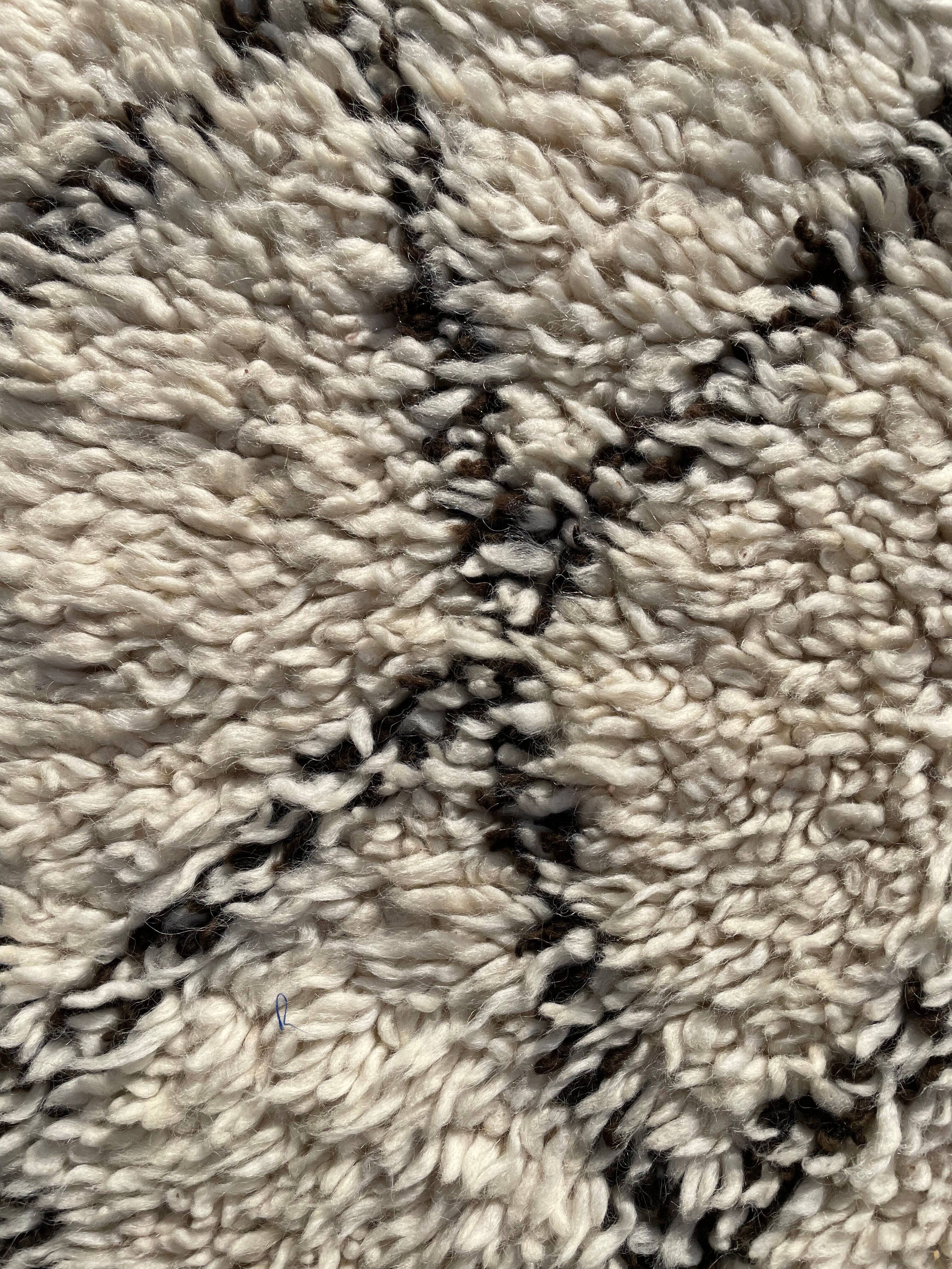 Long Berber hallway carpet Beni Ourain in wool 110x310 cm