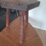 Tabouret en bois brutaliste