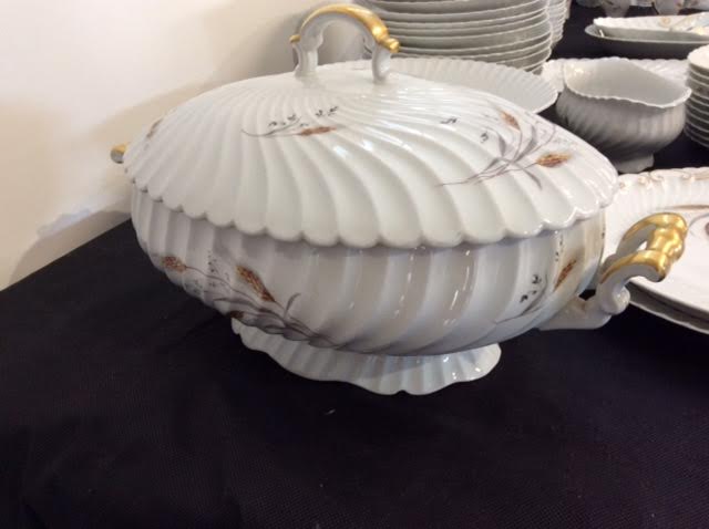 Porcelain table service