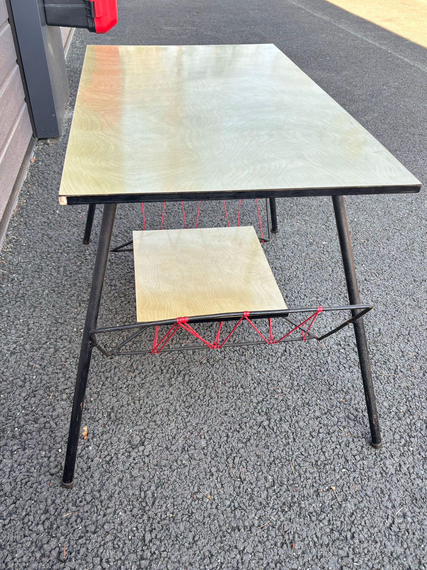 Desserte porte-revues vintage en Formica – Années 60/70