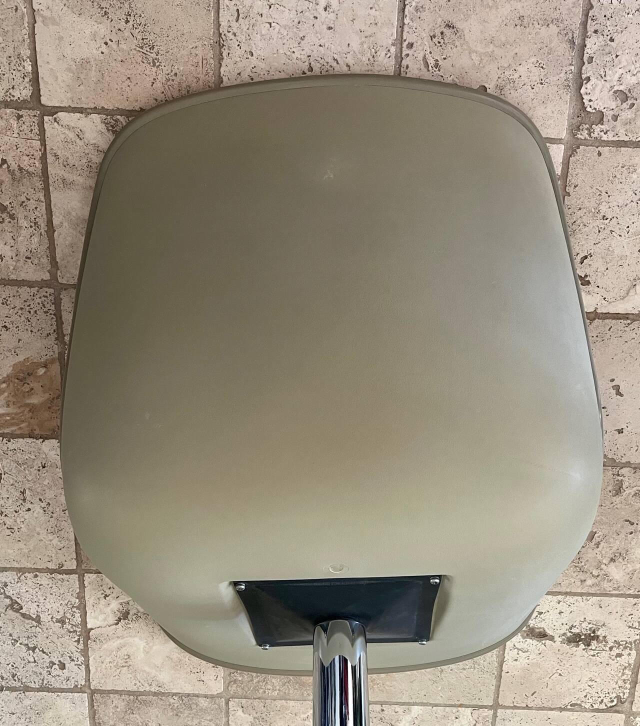 Vintage shell office chair