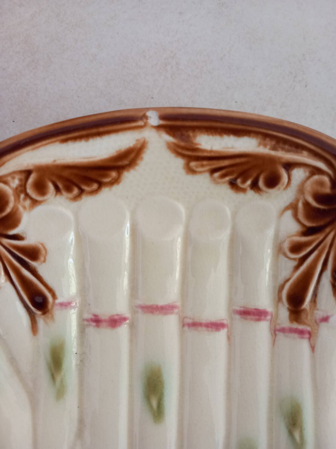 Plate of asparagus in slip