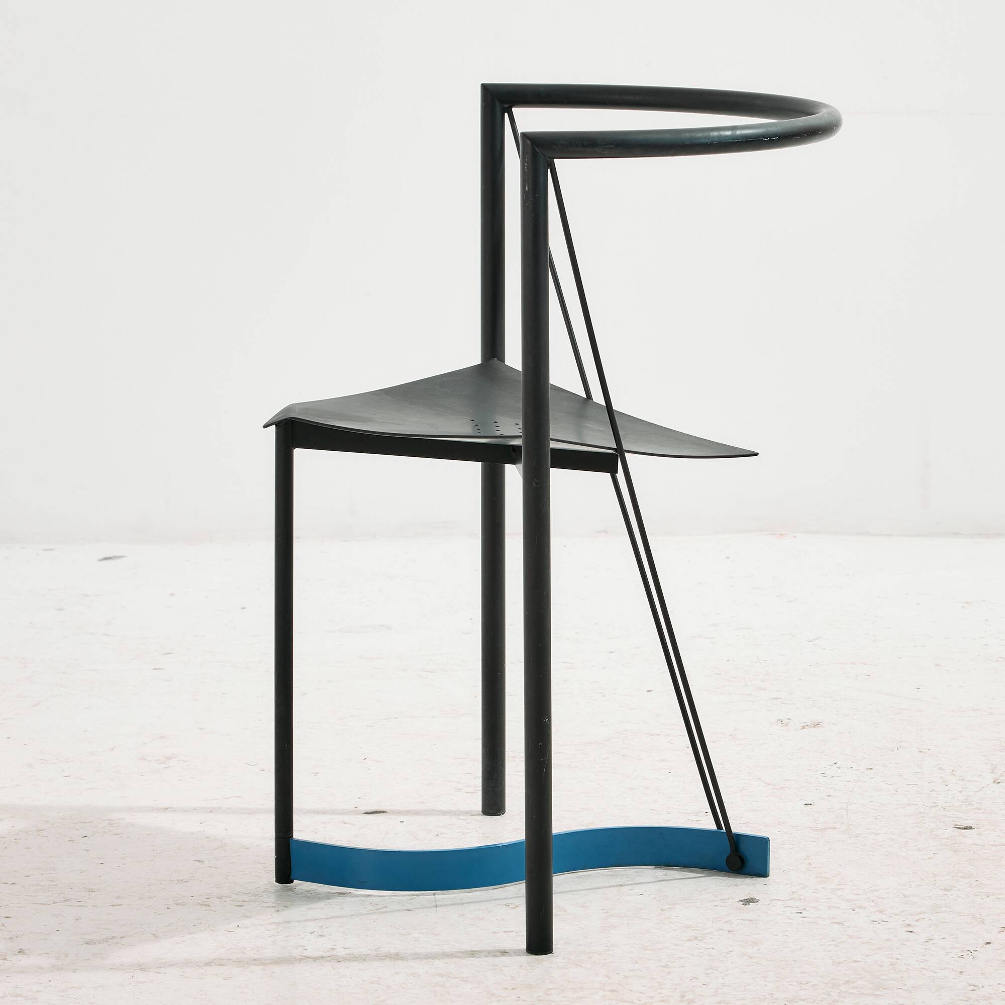 MK10872 Postmodern armchair and table, Set of 2