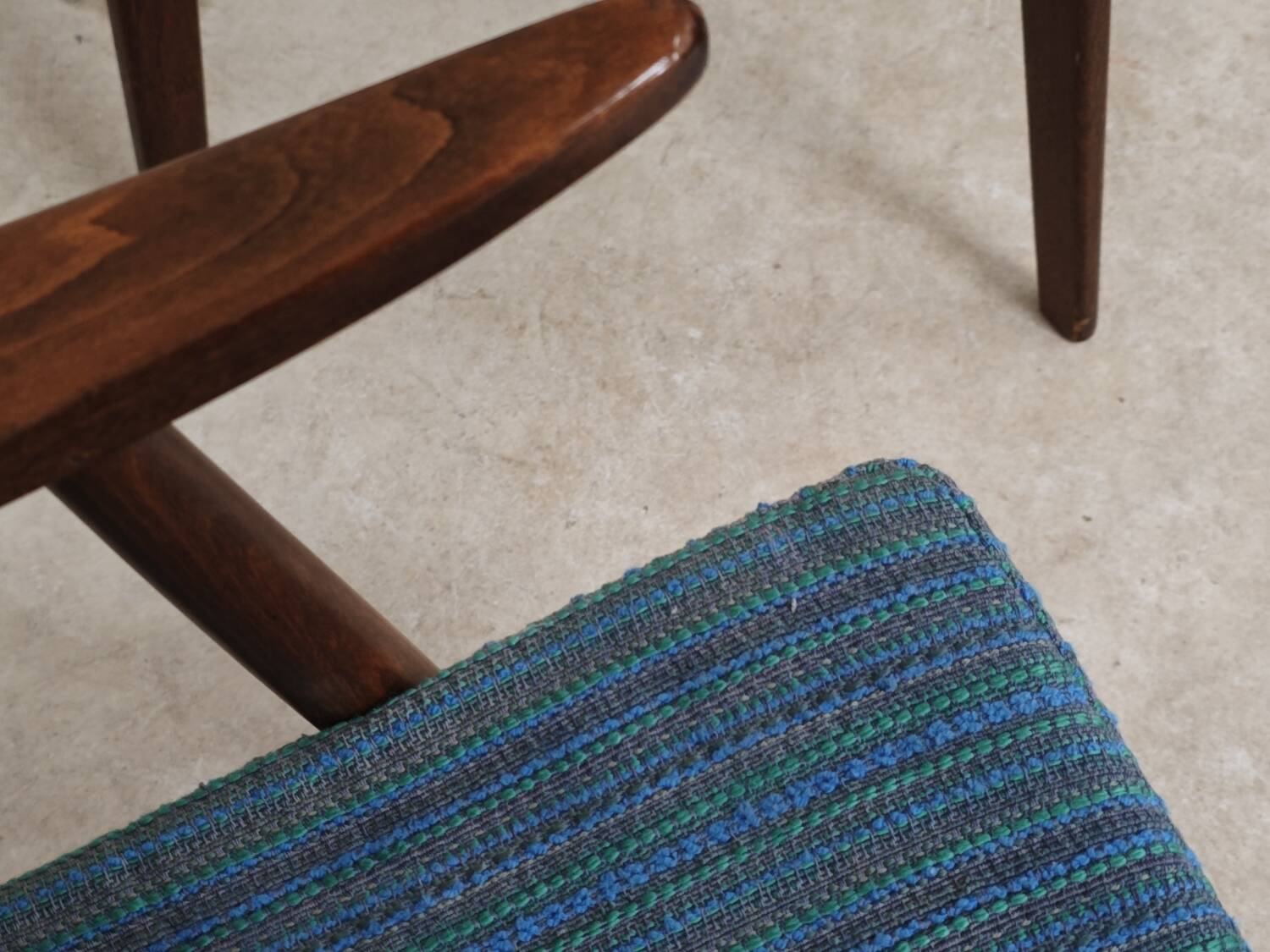 Pair of blue boomerang armchairs by Antonin Suman for Ton (Thonet) 1960