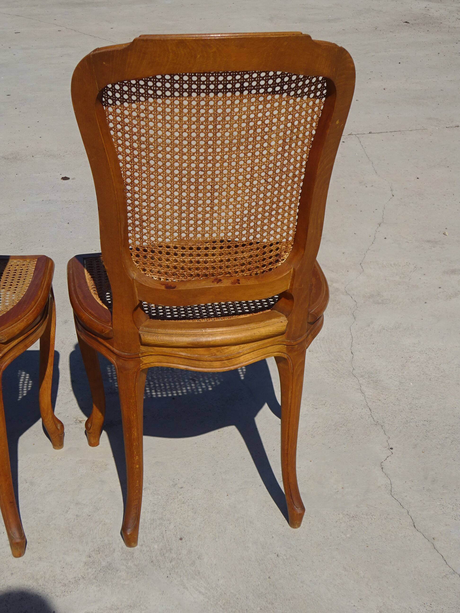 Paire de chaises en bois et cannage style Louis XV