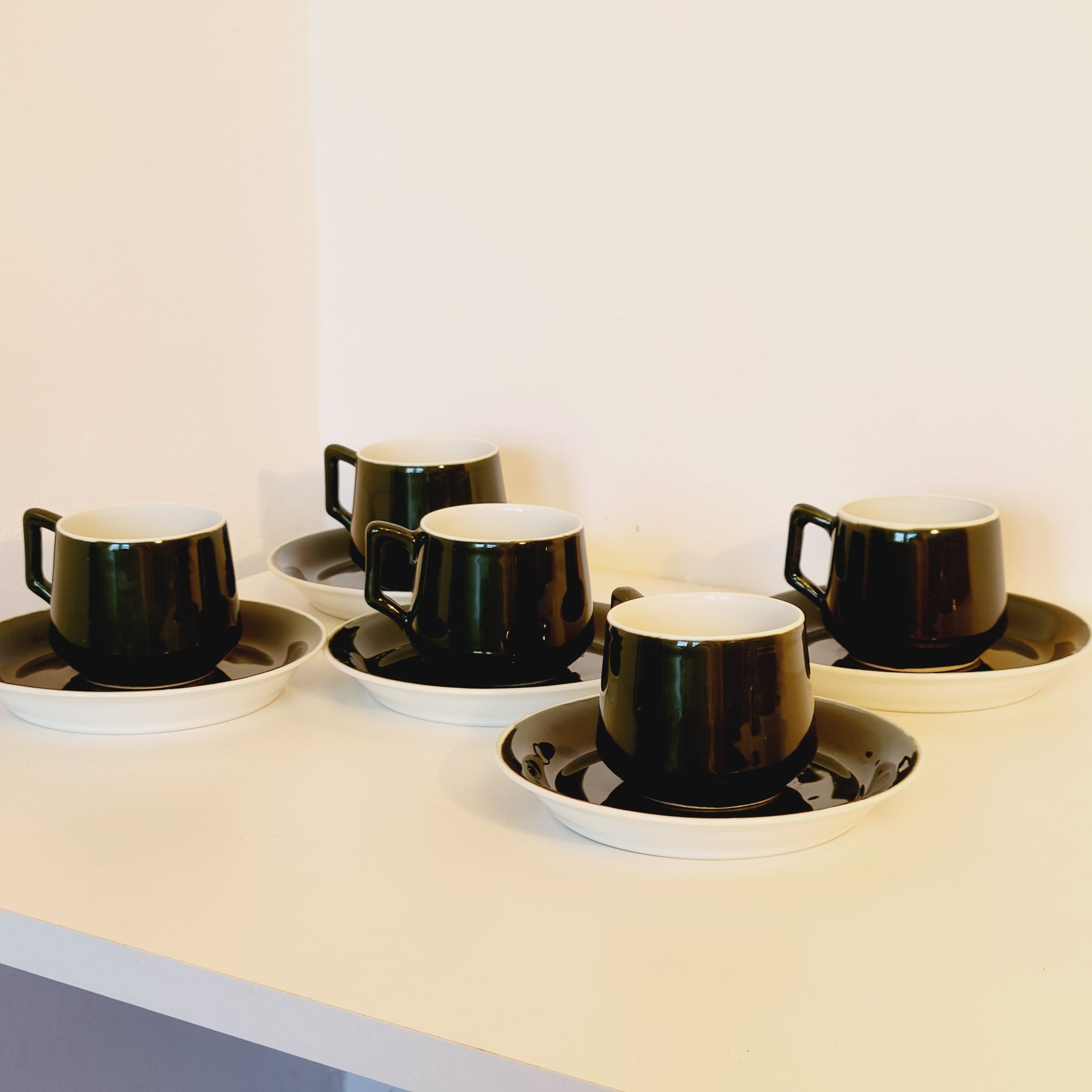 5 coffee cups