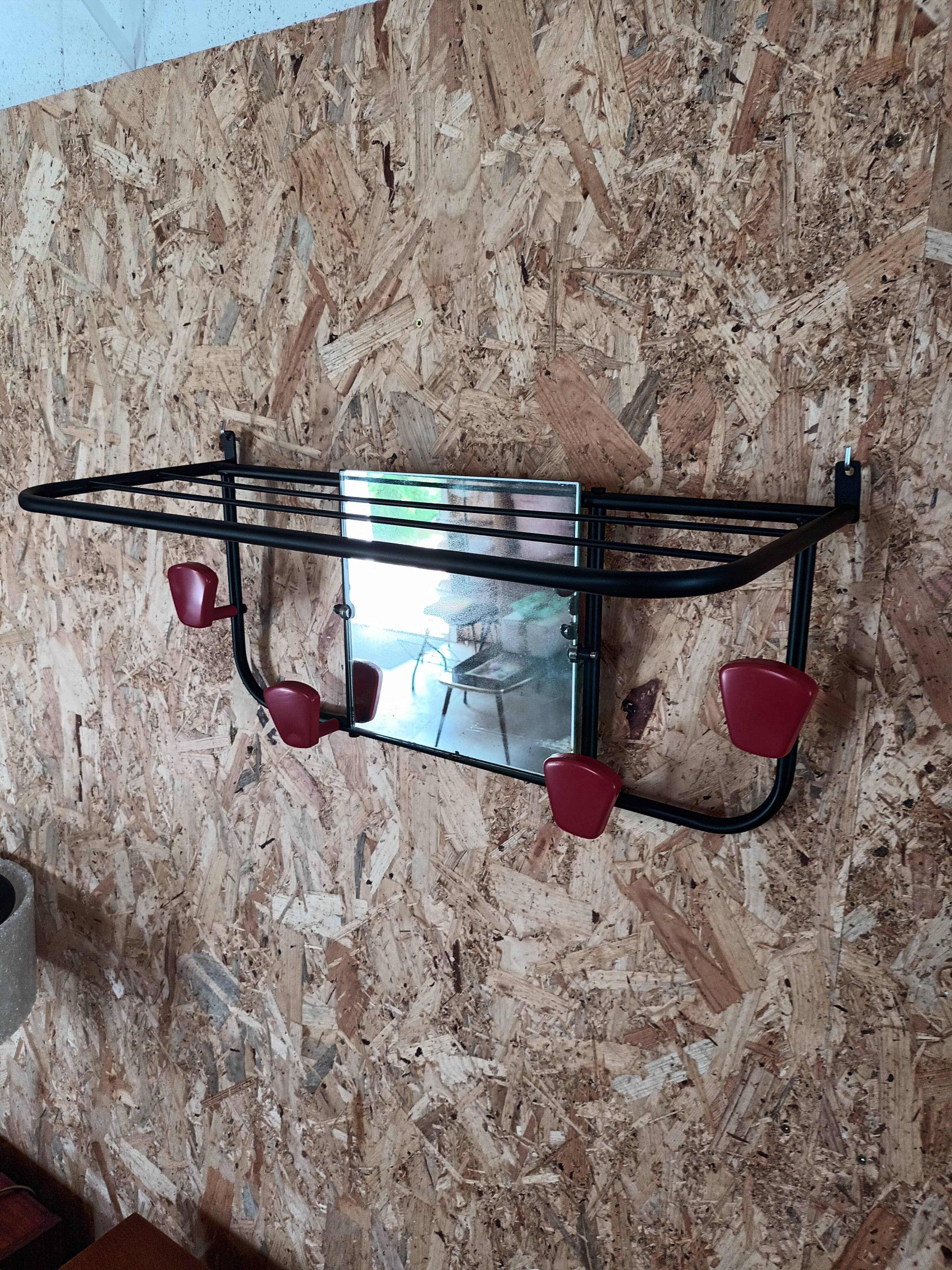 Wall coat rack