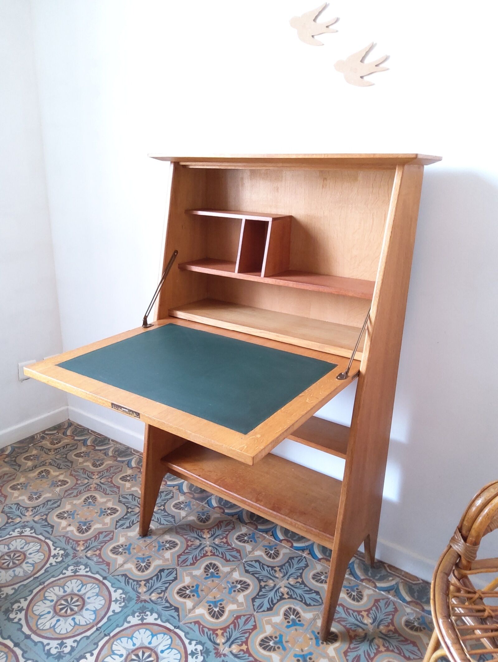 Junior Secretary to Roger Landault