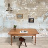 Table with turned legs in solid wood