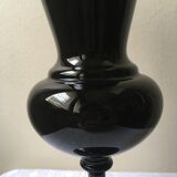 Vase en verre teinté noir avec liseré doré