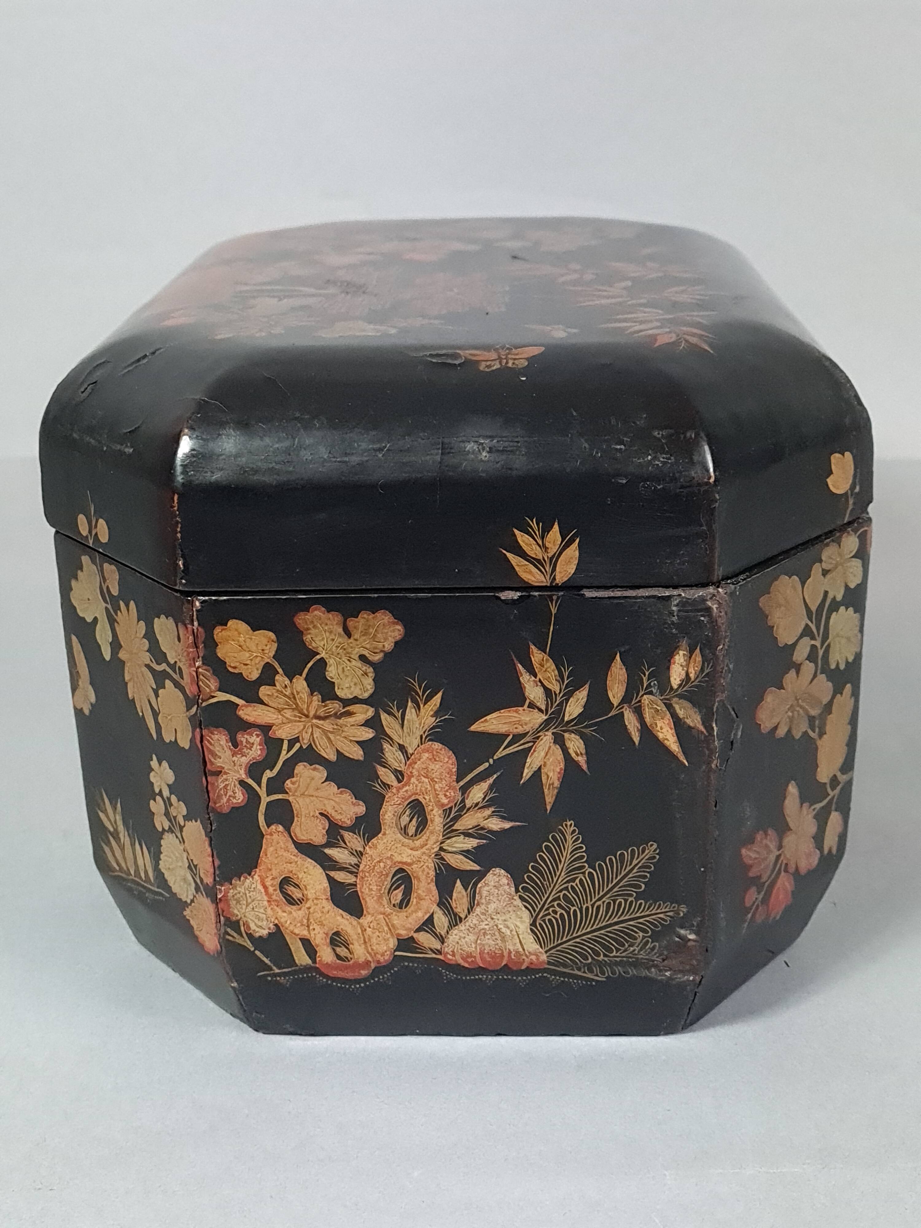 Ancient Japanese large lacquered wooden tea box with 2 tin compartments C99