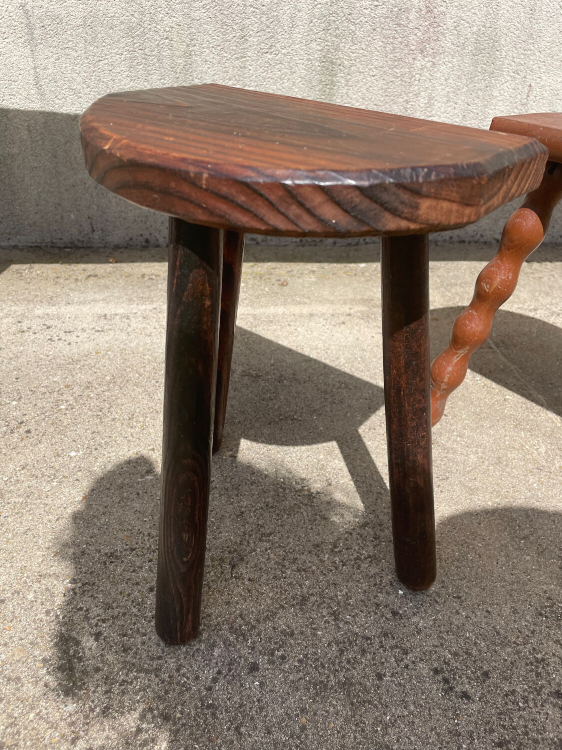 Tabouret en bois tripode vintage