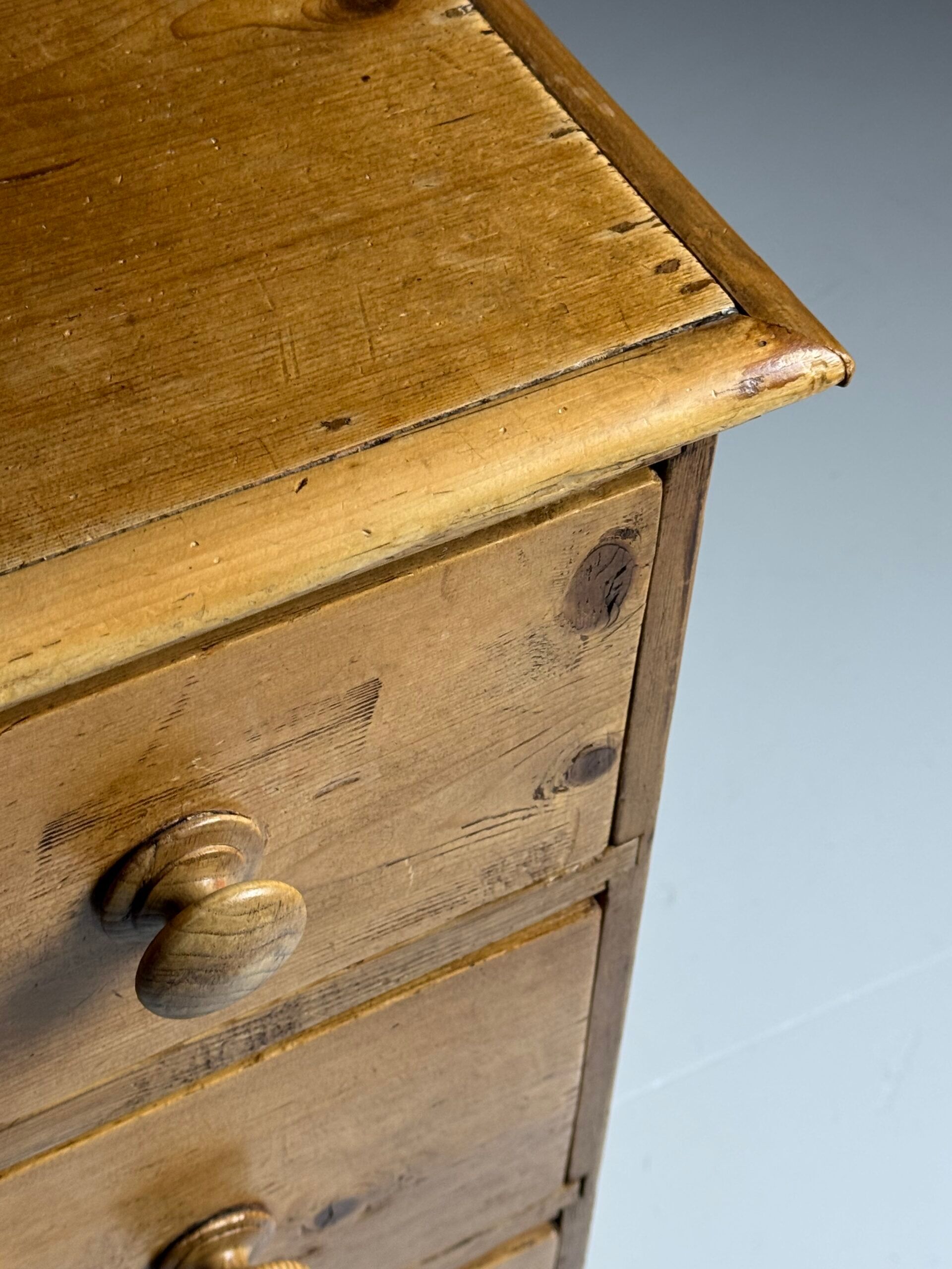 Commode anglaise du 19ème siècle