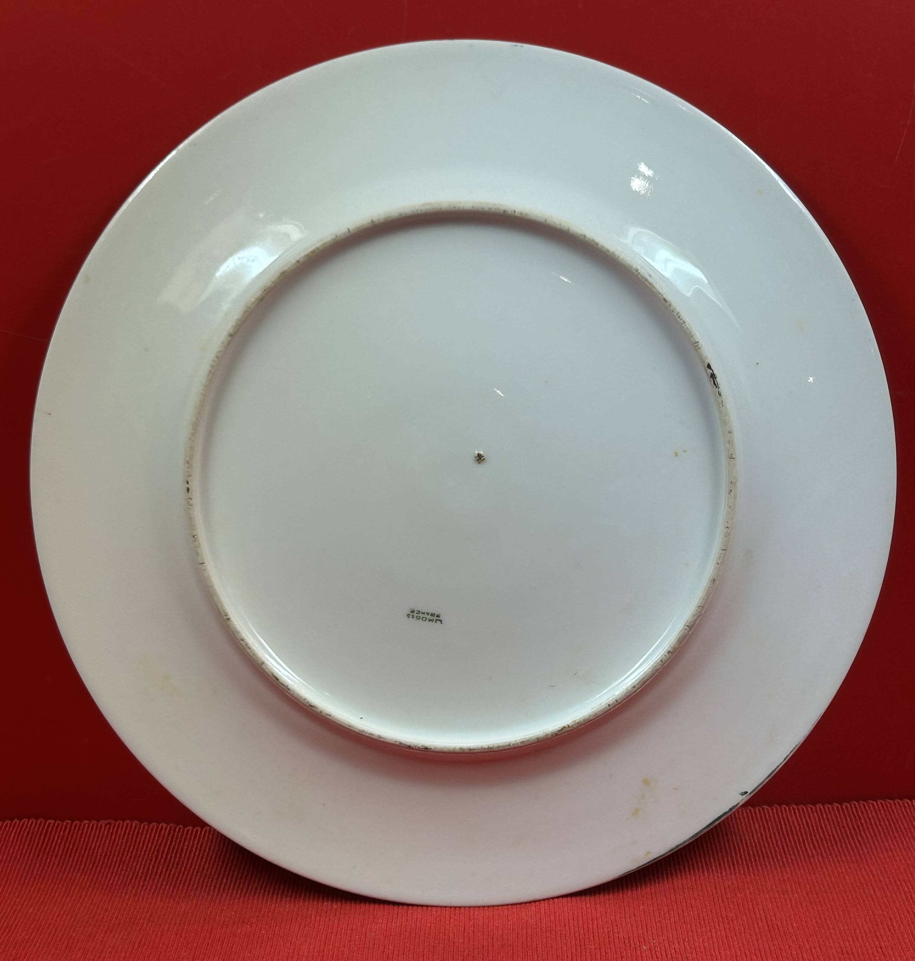 Small dish, large decorative plate with bridge design, 28.5 cm