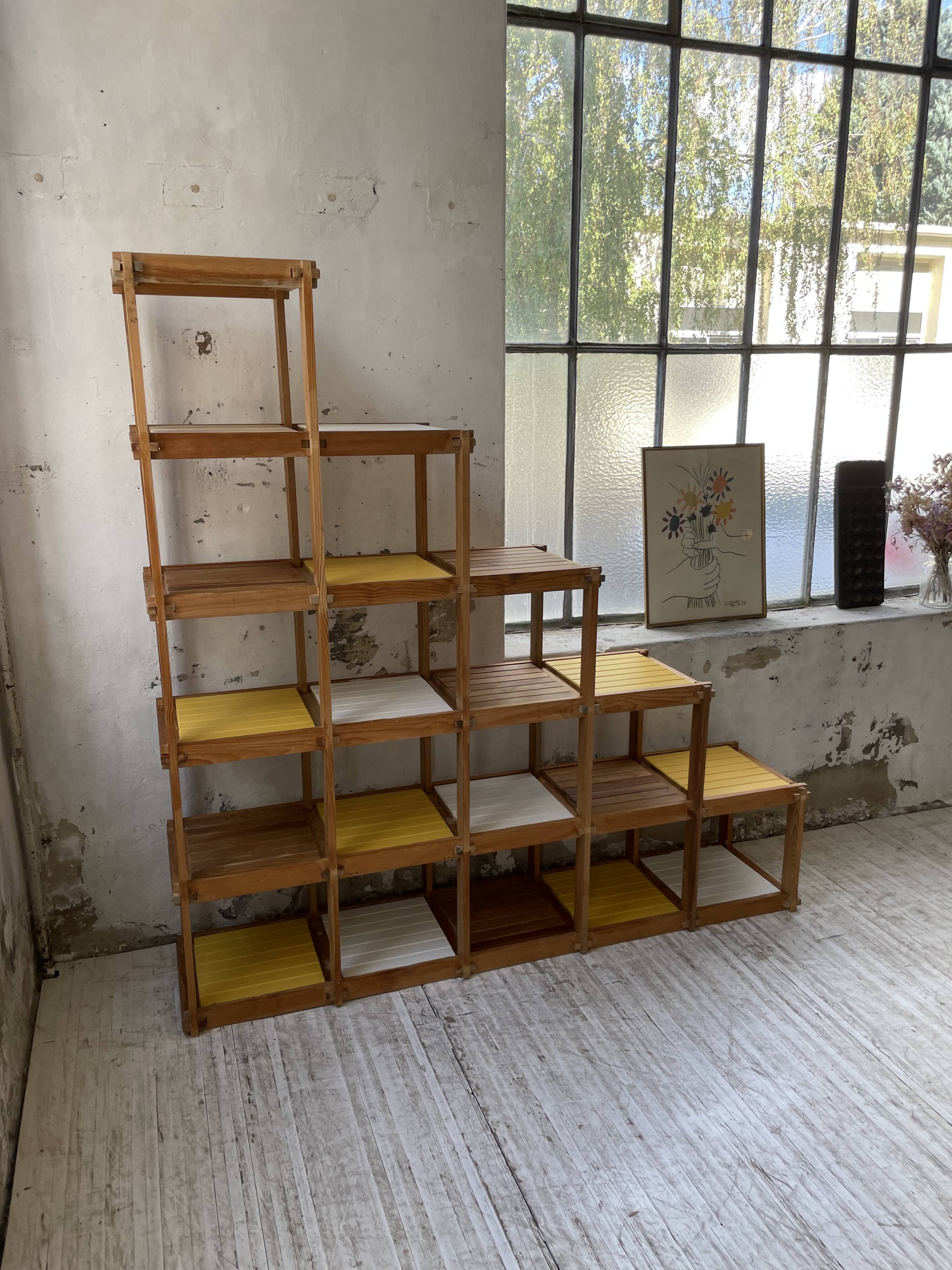 Bauhaus Maison Regain yellow white shelf