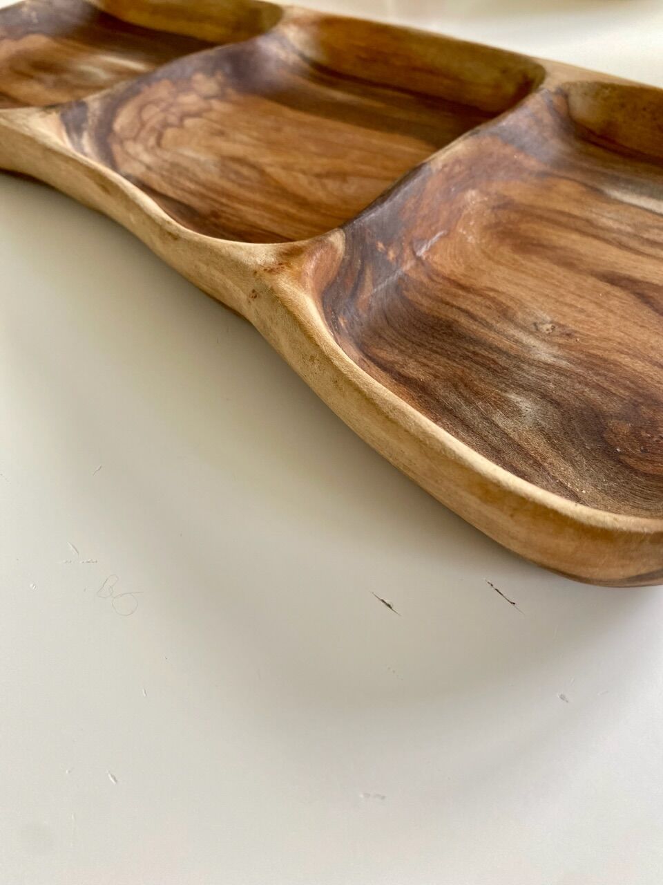 Plat en bois compartimenté