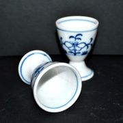 Set of 2 vintage coquetiers in white porcelain Copenhagen style