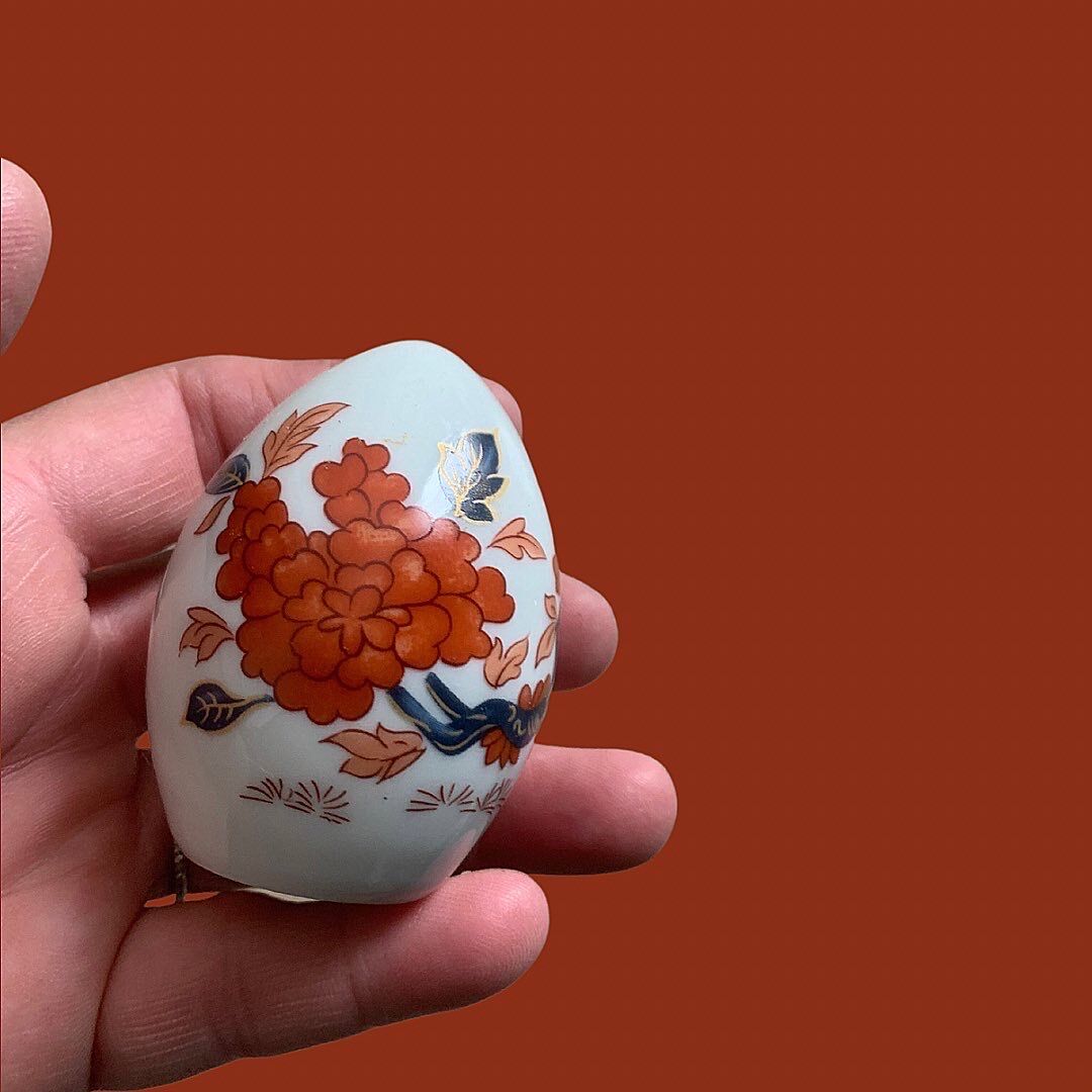 Salt and pepper shaker