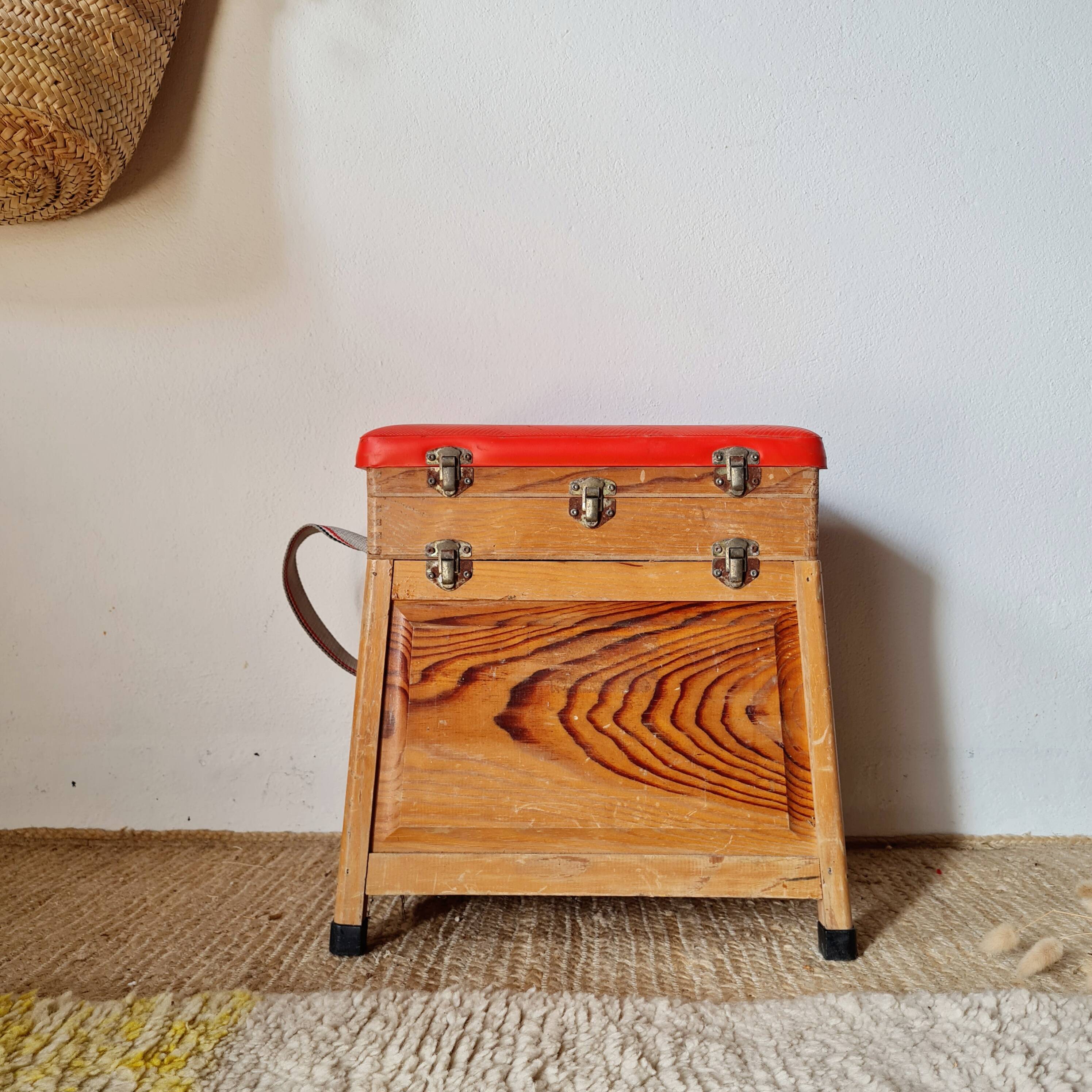 Vintage fisherman’s chest – Work stool with red seat