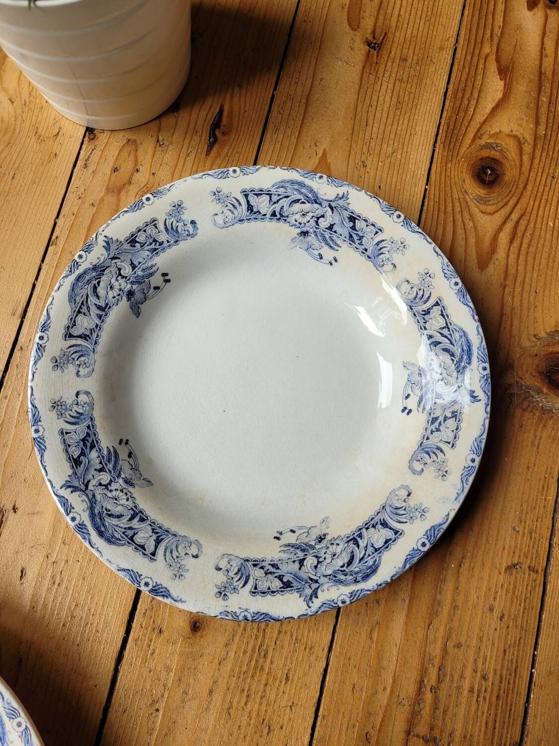 9 Ceylan soup plates from Creil and Montereau Labrador