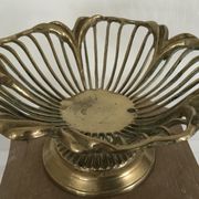 Stand cup or vintage basket of floral shape in golden brass, italy