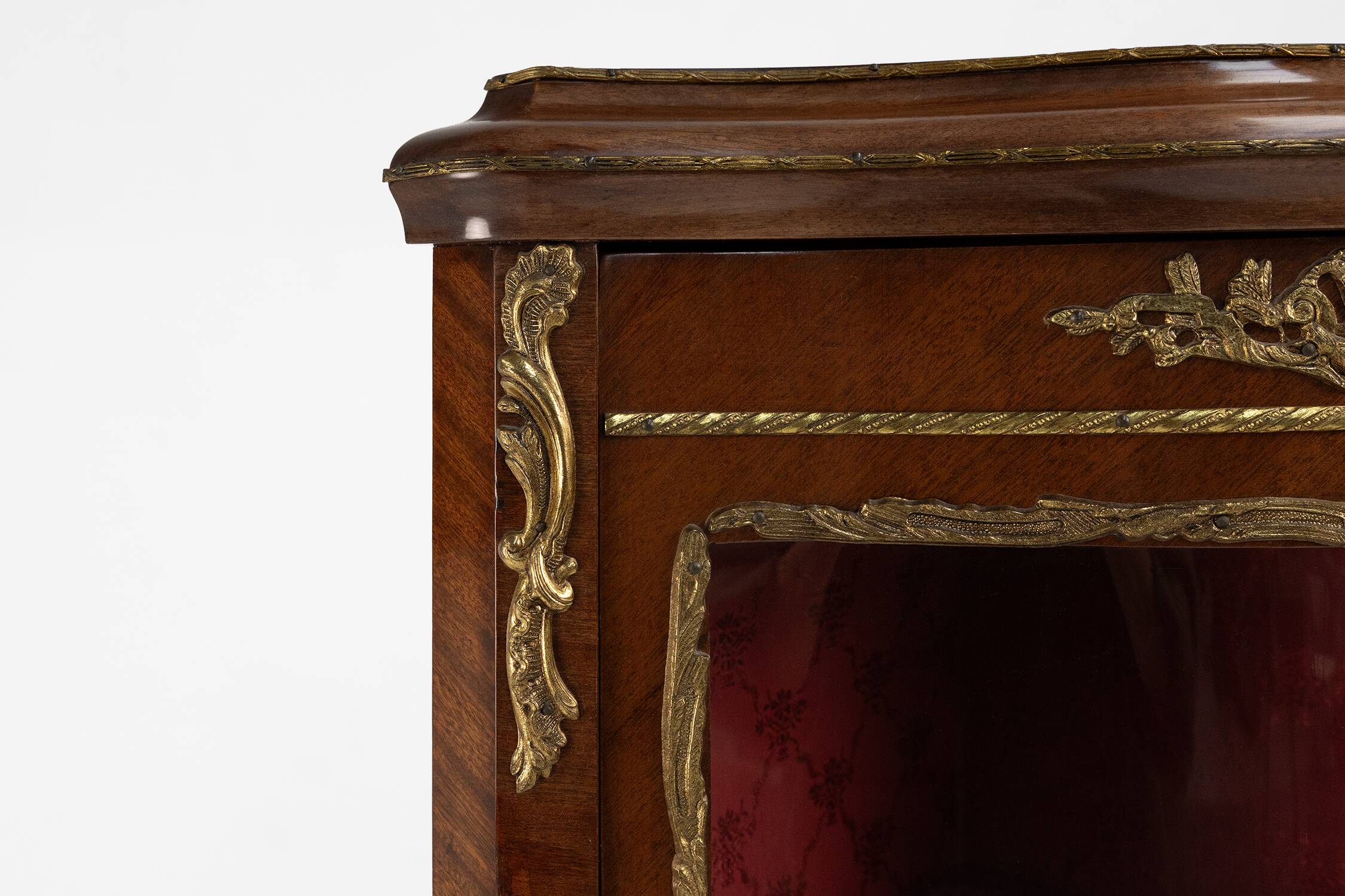 French 20th Century Louis XV style corner display cabinet with arched glass, ca 1950