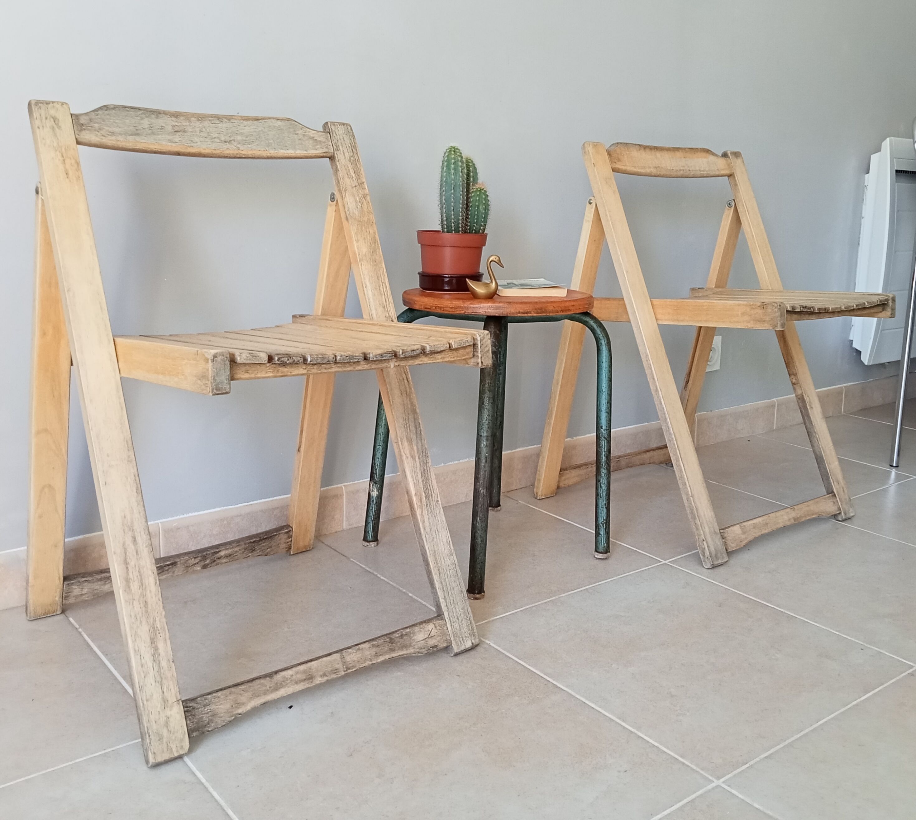 Pair of vintage folding chairs 60s