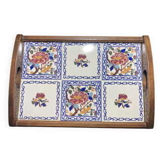 Wooden top and earthenware tiles