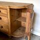 Buffet anglais demi-lune, 2 portes et 4 tiroirs en bois clair, 1930