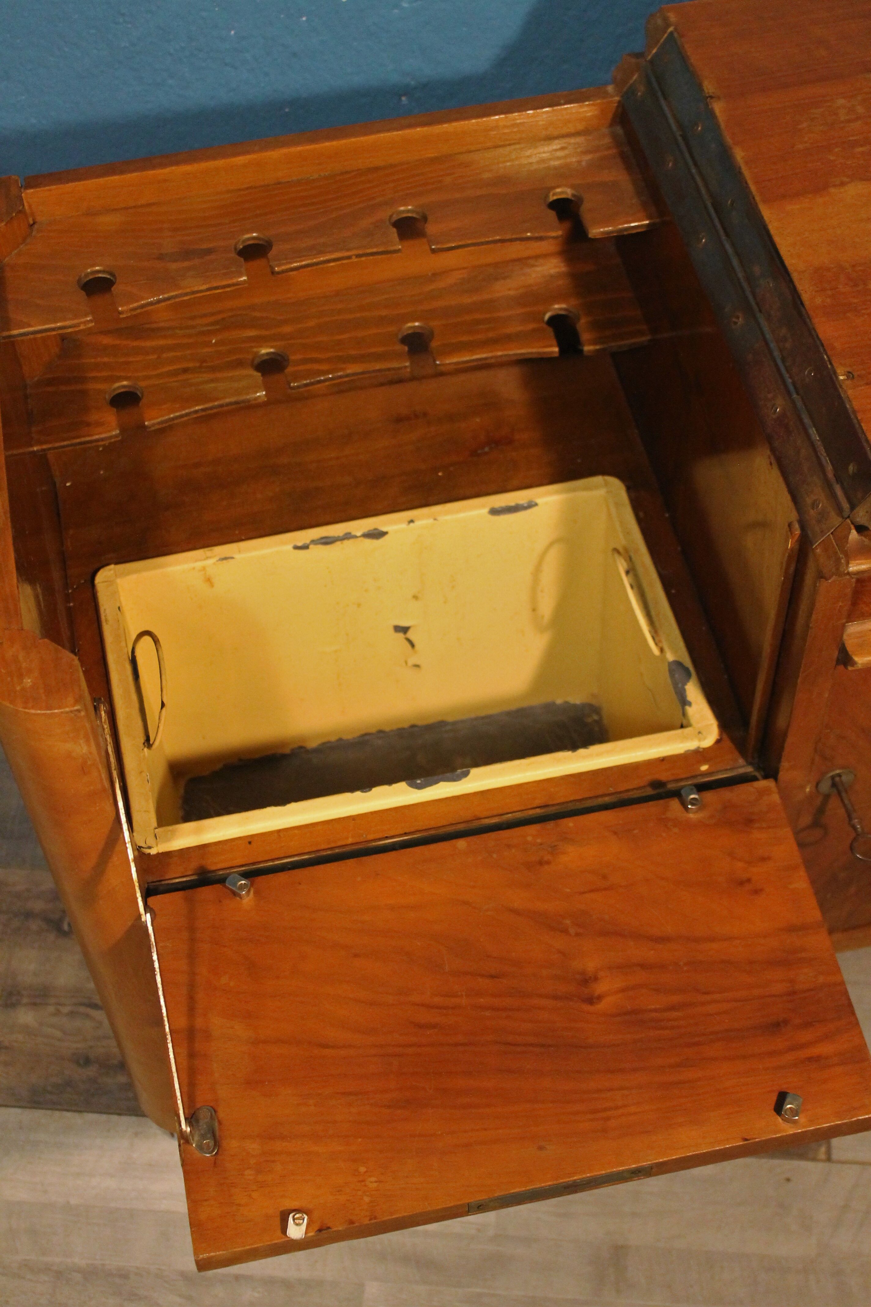 Trolley bar service art deco 1930