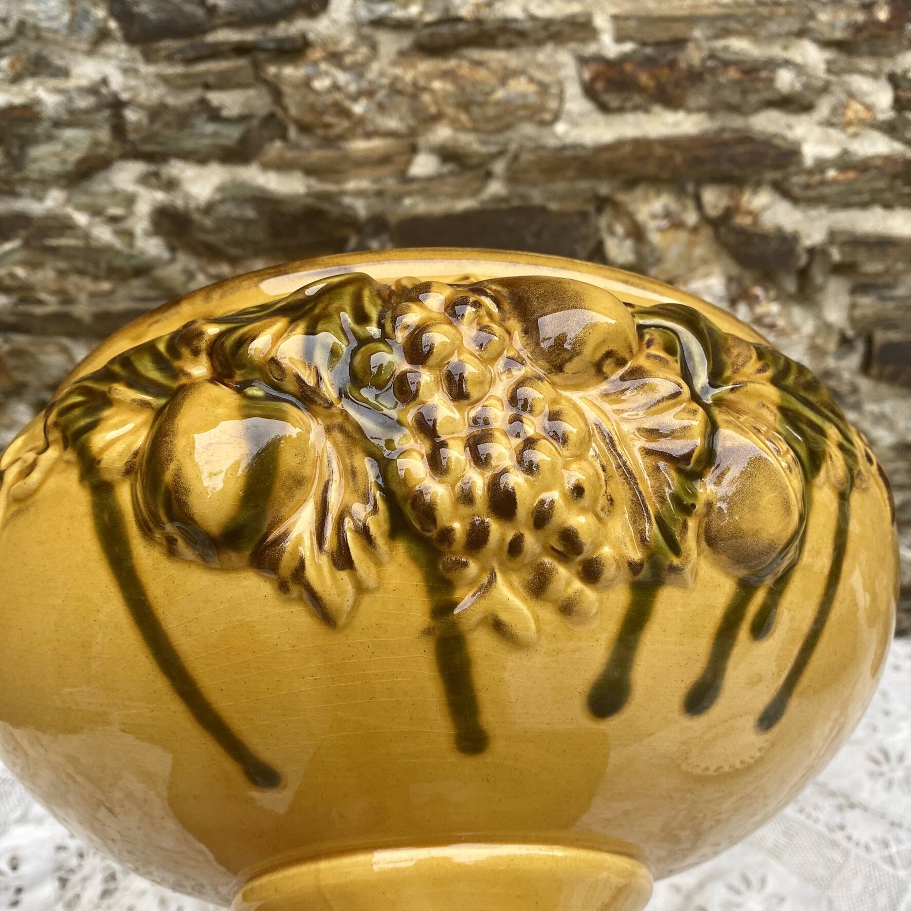 Pedestal planter in ceramic, Medicis style.