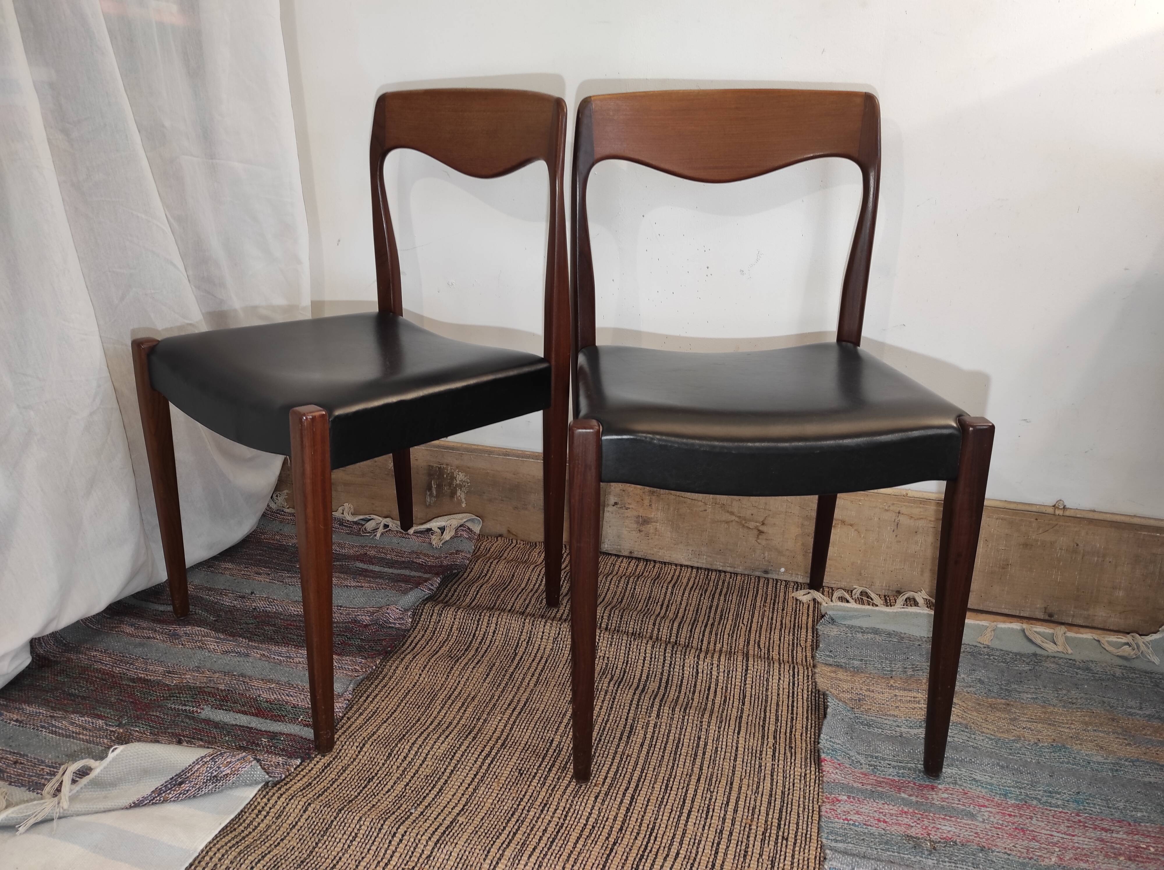 5 Scandinavian/Danish style chairs