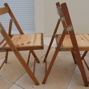 4 vintage varnished wooden folding chairs - Seats completely restored.