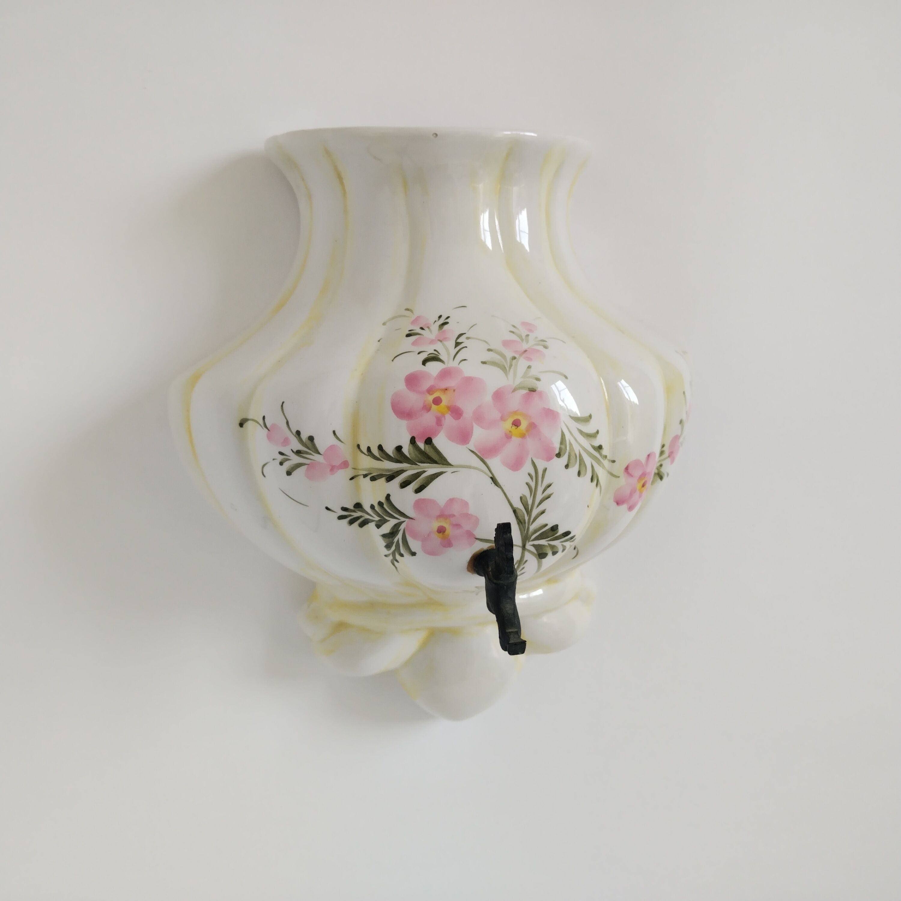Fontaine murale en céramique blanche avec un motif de fleurs roses peintes à la main, jardinière déc