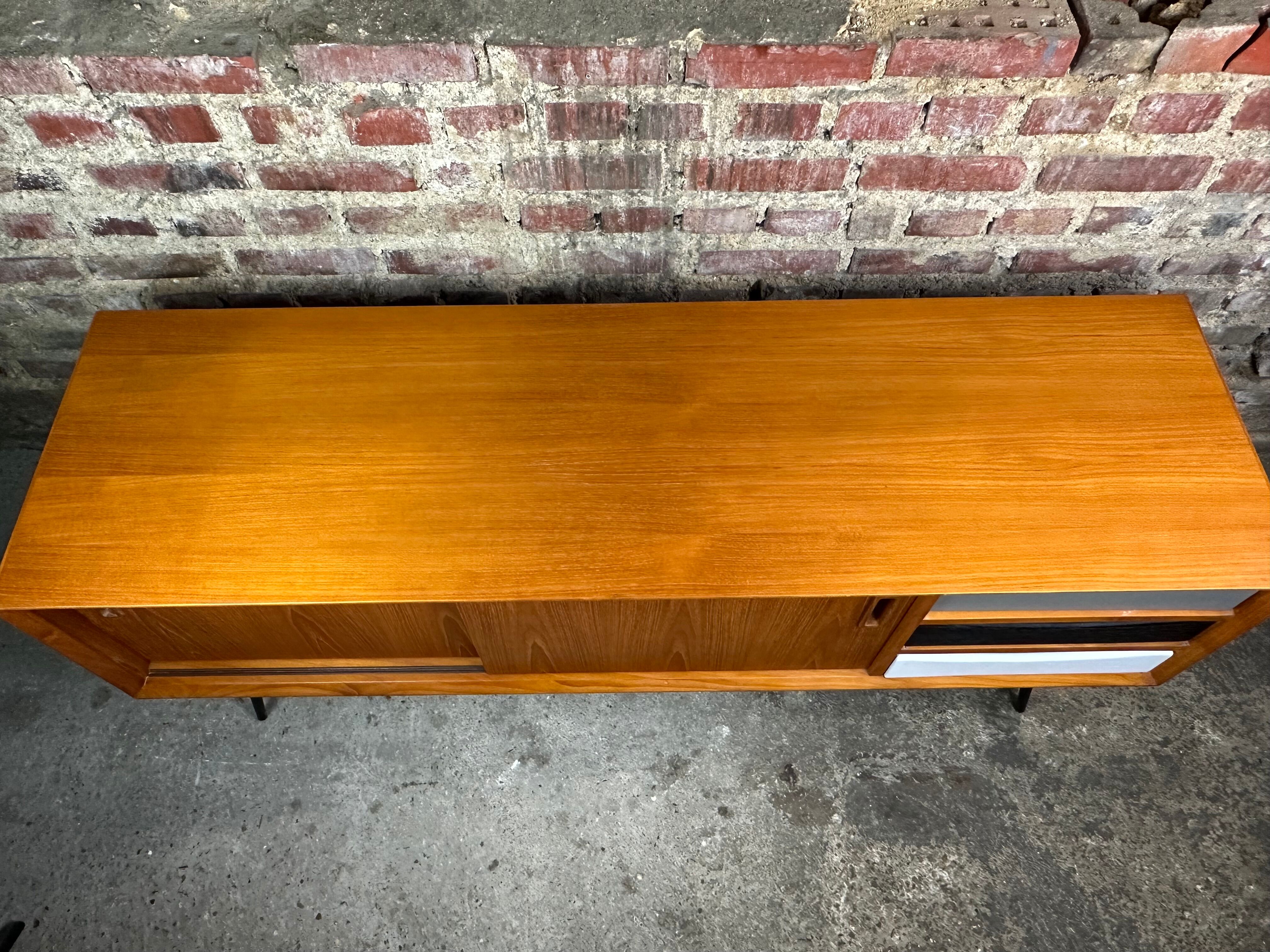 Scandinavian style enfilade in solid teak and pencil feet