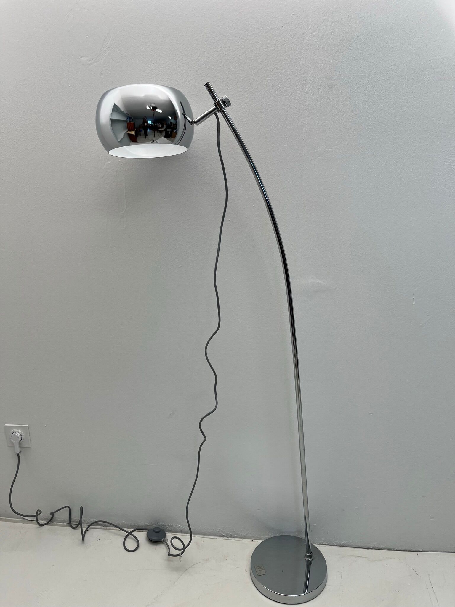 Lampadaire  métal chromé