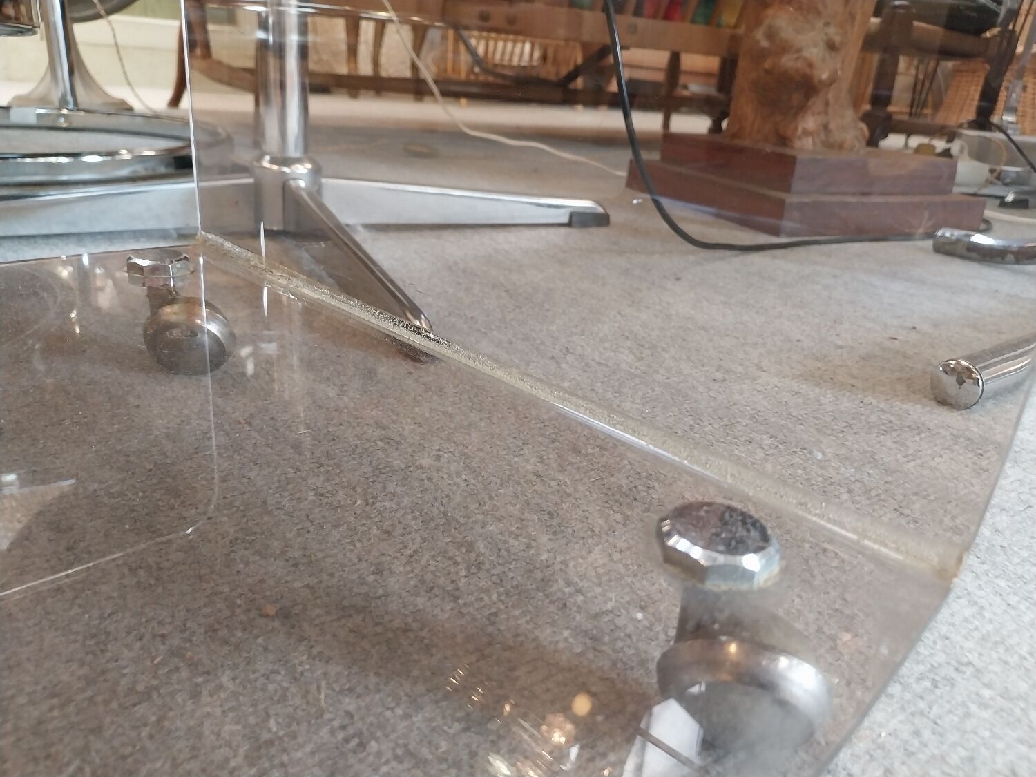 Table basse en plexiglas