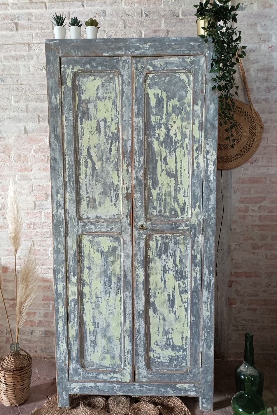 Armoire parisienne