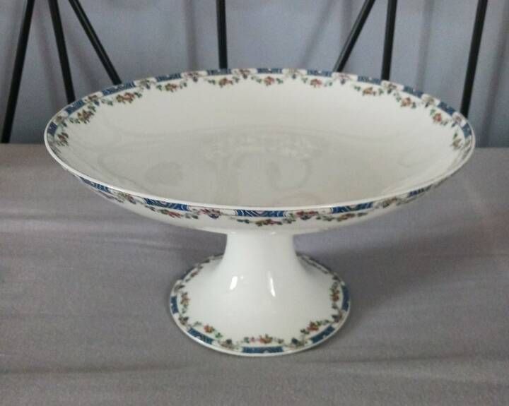 Magnificent fruit service in Limoges porcelain.