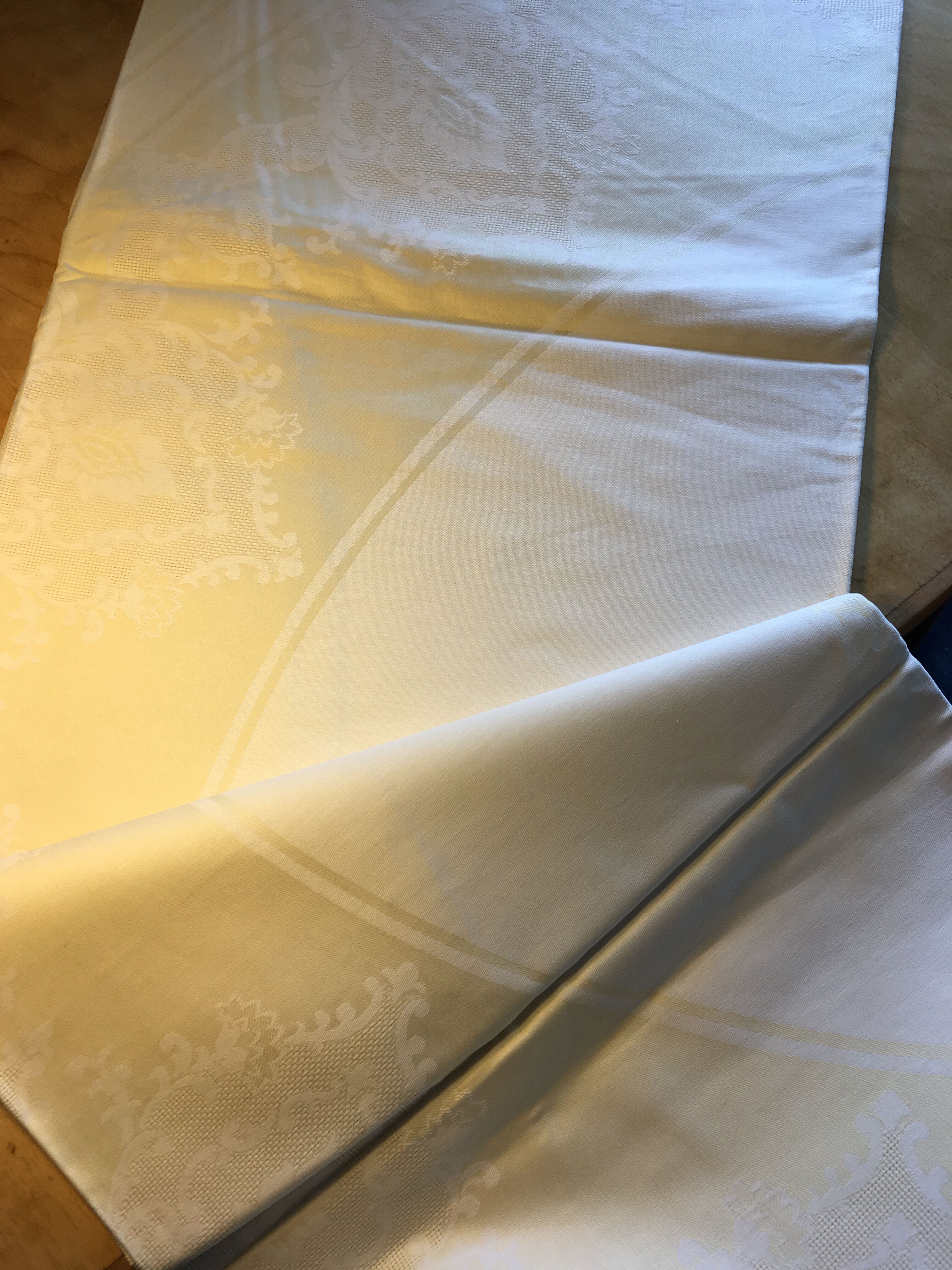 Pale yellow and cream damask tablecloth