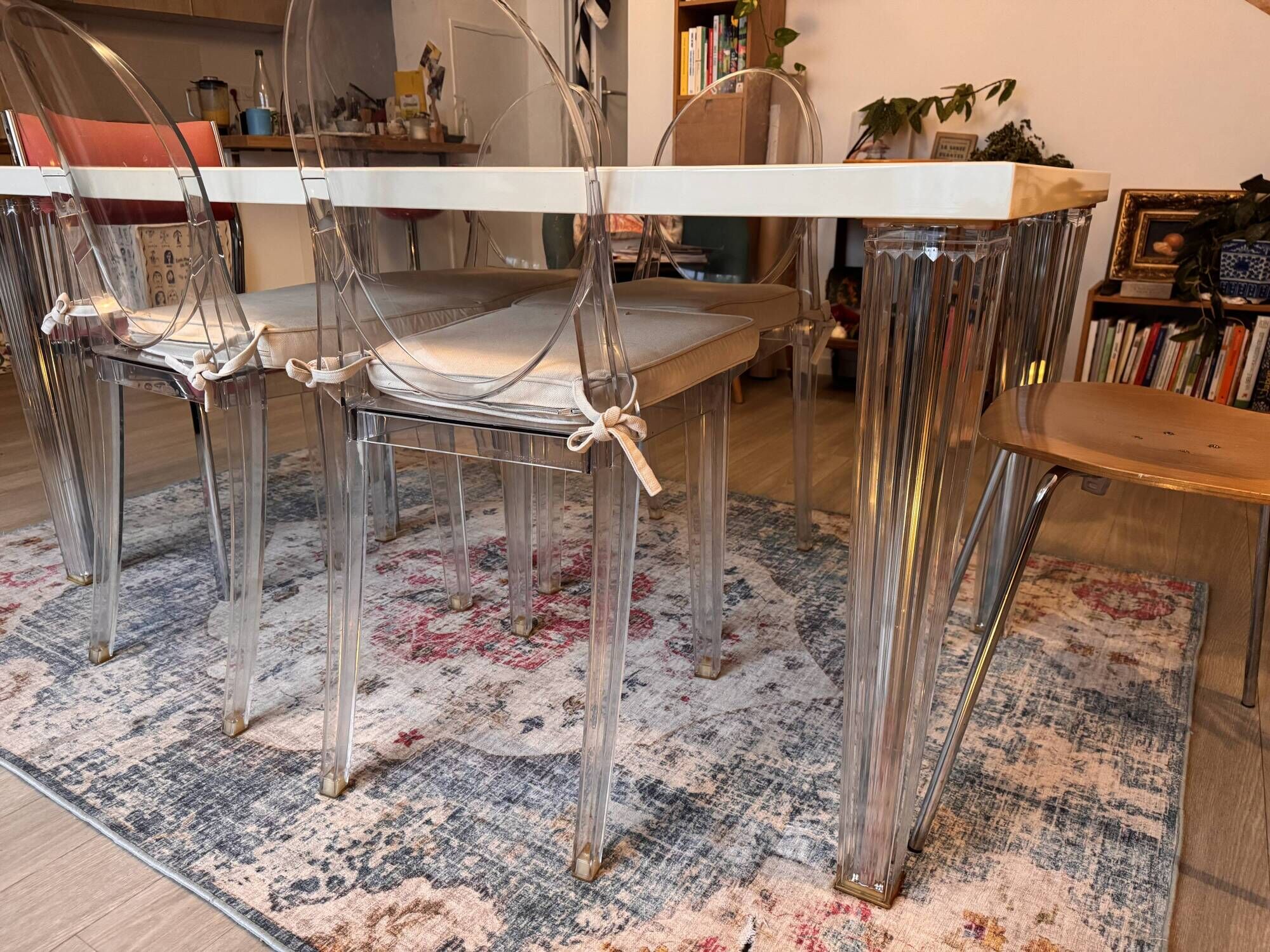 Kartell TopTop Table Philippe Starck – white glass – iconic design