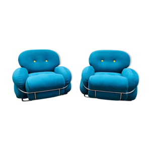 Paire de fauteuils bleus et jaunes,