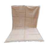 Unbleached Moroccan Berber carpet and ecru lines embroidered in the in hand-woven wool weft, 300x200 cm