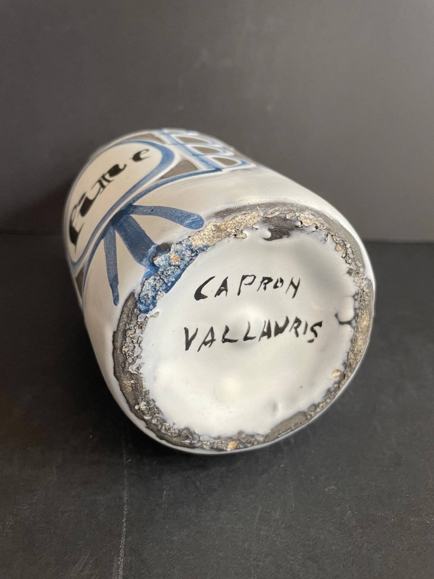 “Fine” earthenware bottle by Roger Capron Vallauris